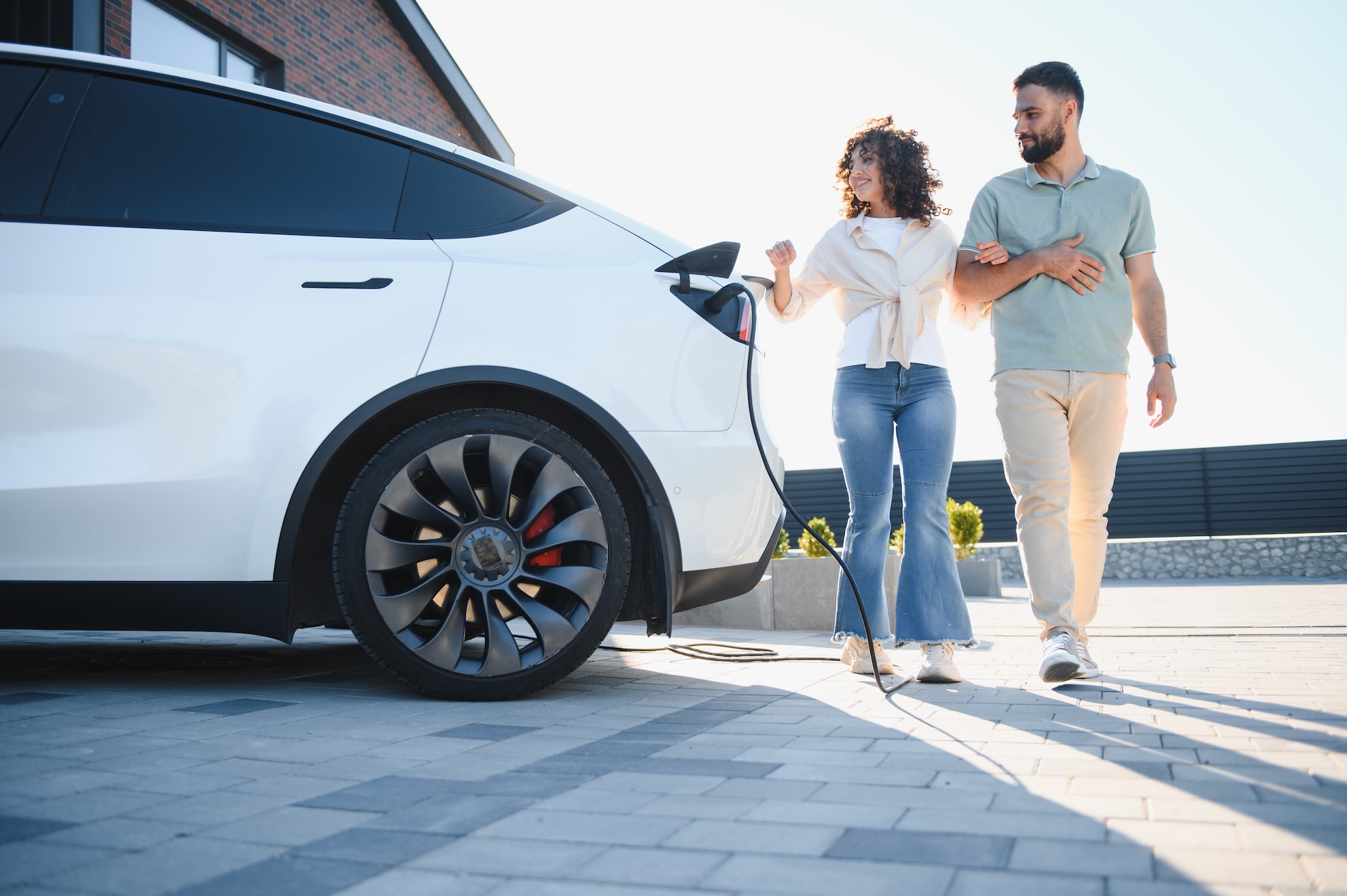 Want to Charge Your EV for Free? How Solar Panels Make It Possible