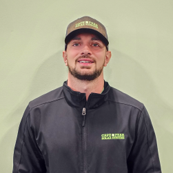 Travis Evans<br>Solar Installer